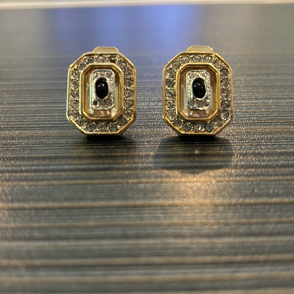 Vintage gold and rhinestone clip on earrings. Very chic